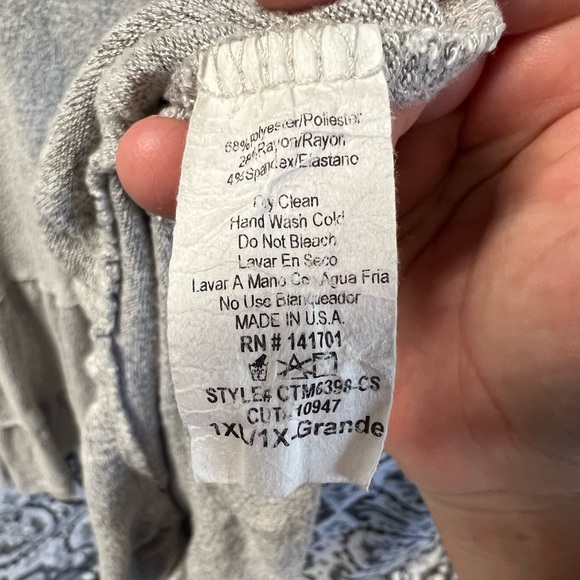 Cute Peplum Top! - Picture 5 of 5